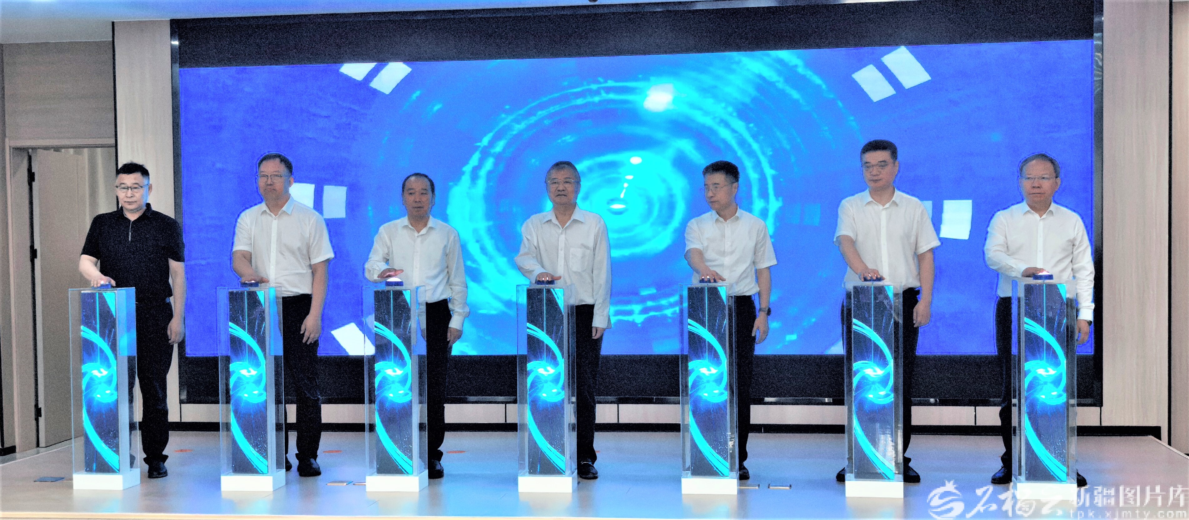 6月7日，国家农业生物安全科学中心西北中心启动仪式，在位于新疆昌吉国家农业高新技术产业示范区的中国农业科学院西部农业研究中心举行，图为启动仪式现场。李伦摄